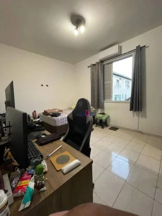 Imagem Apartamento com 2 dormitórios, 2 andar sem elevador esquina com canal 1 à venda, 66 m² por R$ 300.000 - Marapé - Santos/SP