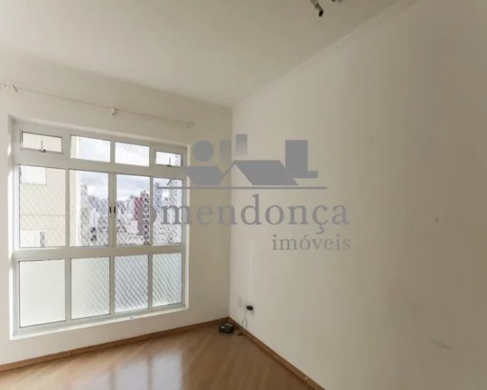 Imagem Apartamento com living para 02 ambientes com piso laminado, 02 dormitórios, banheiro, dependência ...