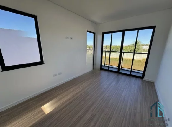 Foto do imóvel: Sobrado em condomínio, amplo terreno, 03 quartos c/suíte, no Guabirotuba em Colombo -PR