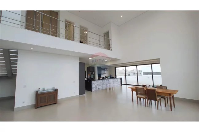Imagem Casa a venda com 3 suítes, office independente e 3 vagas no condomínio Reserva Saint Paul em Itu.