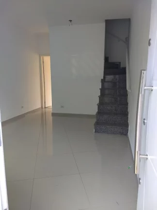 Imagem Casa para locação na Vila Matilde, São Paulo-SP: 3 quartos, 1 suíte, 1 sala, 2 banheiros, 4 vagas de garagem, 140m² de área.