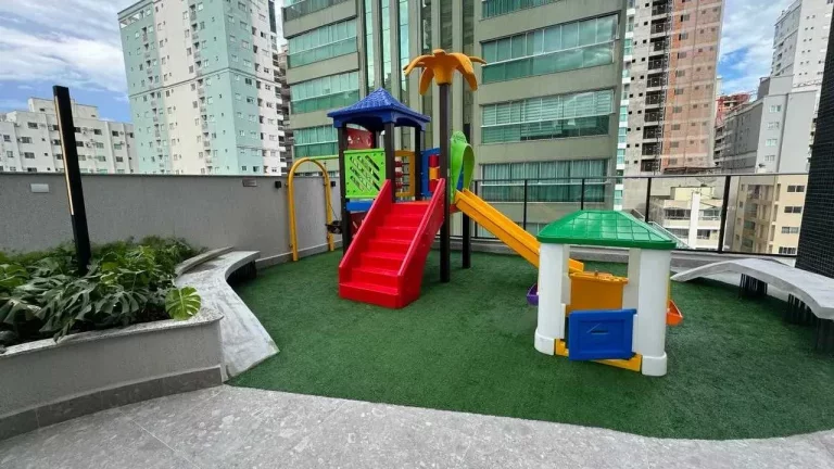 Imagem Apartamento com 3 suítes e 2 vagas de garagem em - Meia Praia, Itapema/SC