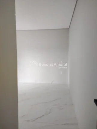 Imagem Esta casa térrea de 166 metros quadrados é uma joia de elegância e conforto. Com três quartos, s...