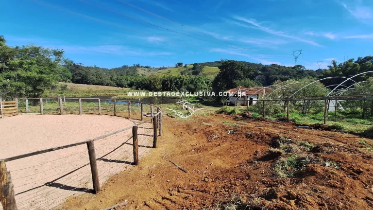 SÍTIO 80.700m² LAGO RIACHO EXCELENTE TOPOGRAFIA PROXIMO AO CENTRO MORUNGABA