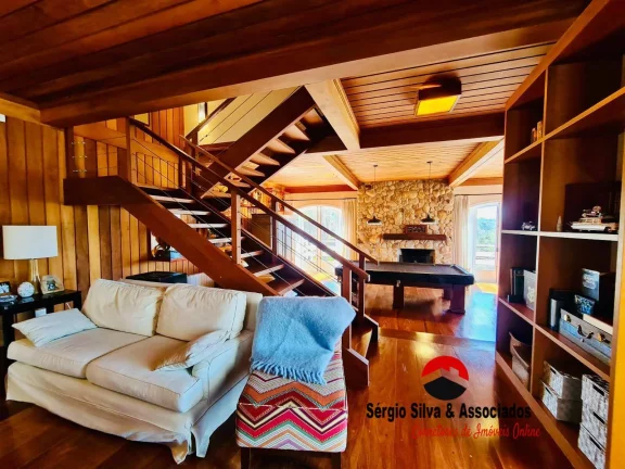 Imagem Casa a Venda na Região de Vila Capivari em Campos do Jordão - SP.