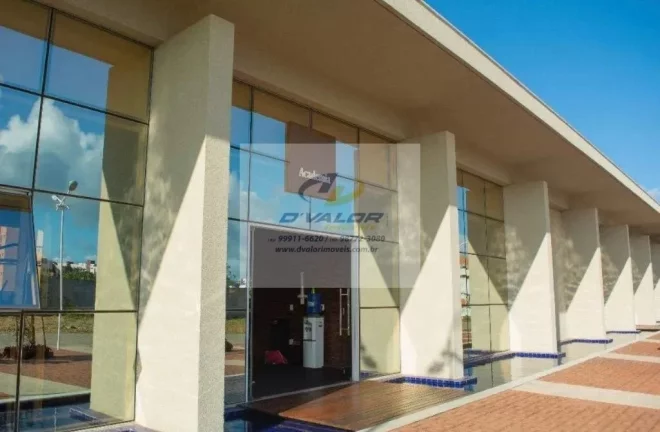 Imagem Vendo excelente casa em condomínio de alto padrão, com 4 suítes todas com closet, sala p/ 3 ambientes, 4 vagas