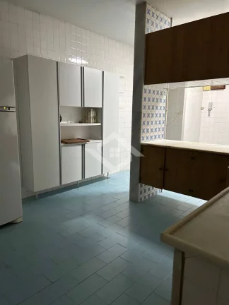 Imagem Apartamento Exclusivo à Venda em Copacabana: 330m², 4 Quartos, Sol da Manhã