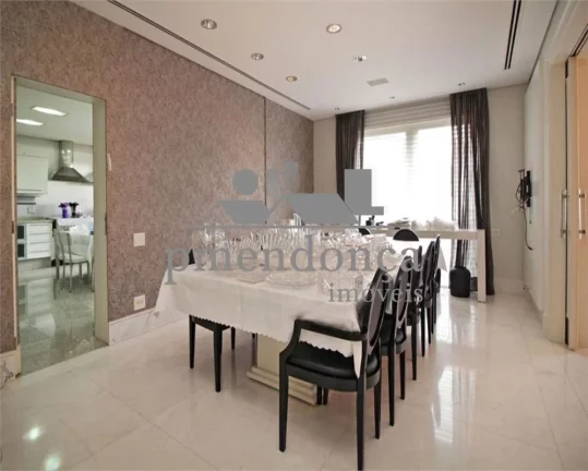Imagem Apartamento com 700m² em prédio Nobre de Higienópolis.