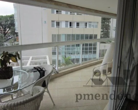 Imagem Apartamento à venda no Pacaembú com 03 suites e 03 vagas, 170m2