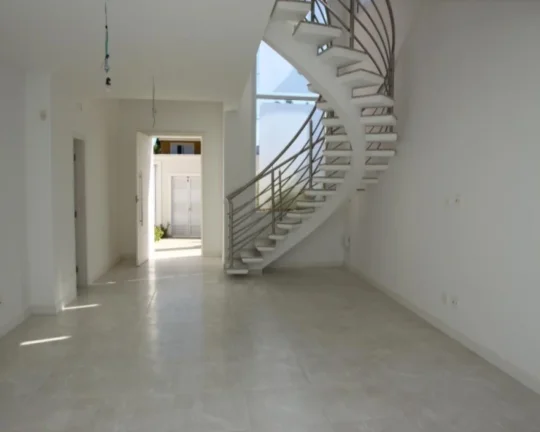 Imagem Casa de luxo à venda ou locação no Balneário Praia do Pernambuco em Guarujá-SP: 4 quartos, 4 suítes, 5 banheiros, 2 vagas, 300m².