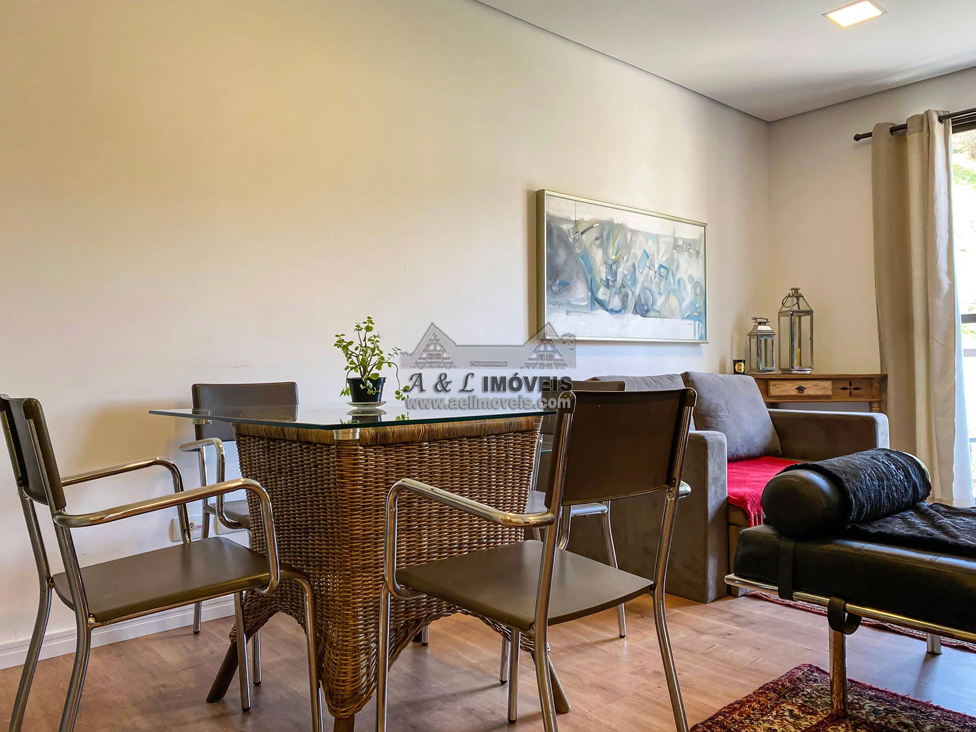Imagem Apartamento à venda em Campos do Jordão - Com 02 dormitórios