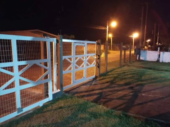 Ótimo Investimento !!! - Casa, e mais dois Kit Nets, centro de Pinhal