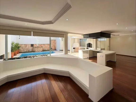 Imagem Cond. Carmel - 4 dorm/2sts, repleta de armários, piscina, gourmet, clube!