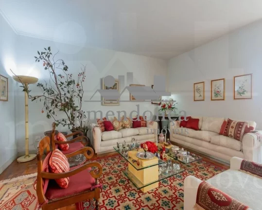 Imagem Excelente apartamento com 400m² em Higienópolis com piso de tacos, repleto de armários.