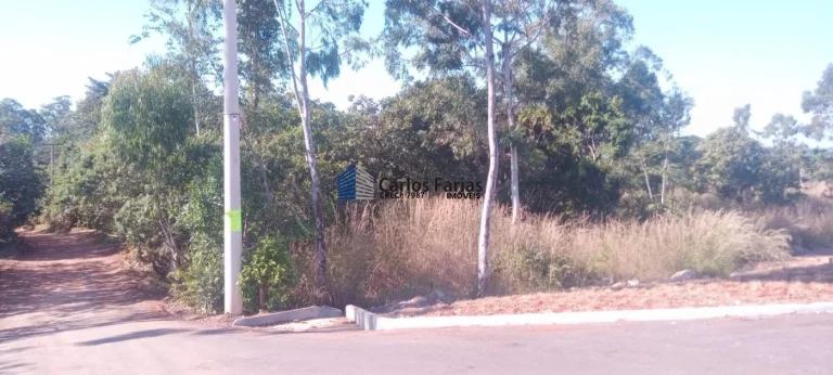 Imagem Chácara para Venda em Brasília, Setor Habitacional Tororó (Jardim Botânico), 3 dormitórios, 1 suíte, 2 banheiros, 2 vagas