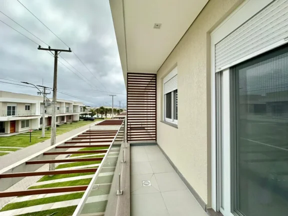 Imagem Sobrado 4 Dormitórios - Bairro --
