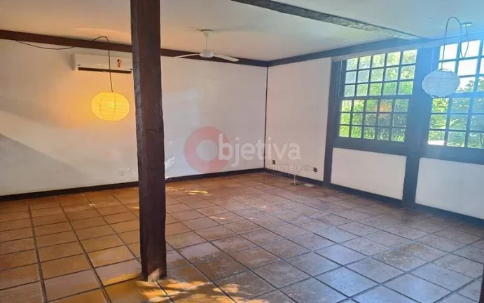 Imagem Linda casa a venda de 3 quartos no bairro Geriba em Búzios