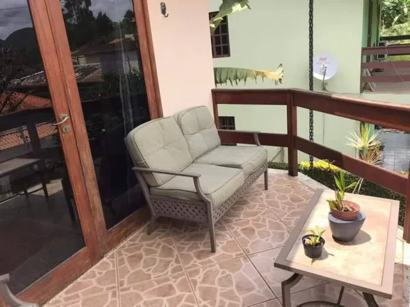 Imagem LINDA CASA A VENDA NO BAIRRO: BRAUNES - NOVA FRIBURGO RJ.