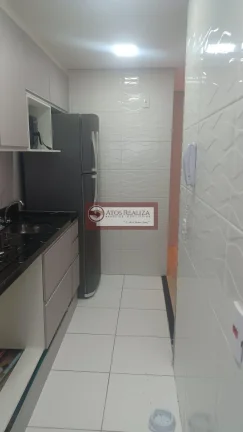 Imagem Alugo Excelente Apartamento... Contem 2 dorm todos com planejados...sala de estar e de jantar integrada... cozinha com planejados...lavanderia com planejados...1 banheiro...O condomínio oferece... piscina academia... brinquedoteca... mercadinho...area kid