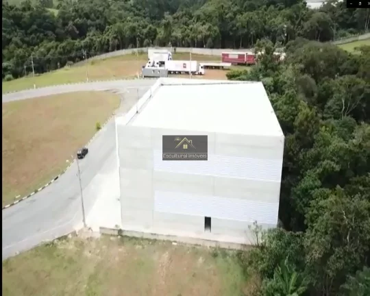 Imagem GALPÃO LOCAÇÃO CONDOMÍNIO FECHADO RODOVIA RAPOSO TAVARES KM 40 TERRENO 1.098 M ÁREA CONSTRUÍDA 920,00 M MEZANINO 150,00 M ACESSO DIRETO À RODOVIA