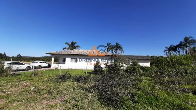 Imagem Adriano Carpes Imóveis vende terreno grande as margens da BR 101 em Balneário Piçarras.