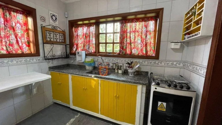 Imagem Chácara com 4 dormitórios à venda, 4000 m² por R$ 2.000.000 - Monte Verde - Camanducaia/MG