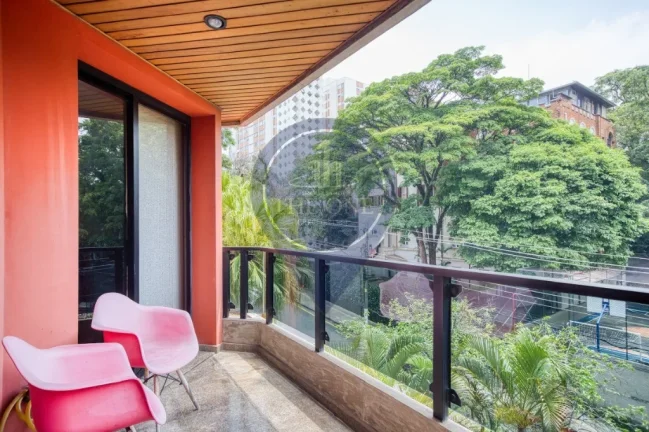 Imagem Imóvel de Luxo em Perdizes: Apartamento de 4 Quartos e 3 Suítes com 212m², 2 Salas e 4 Vagas de Garagem