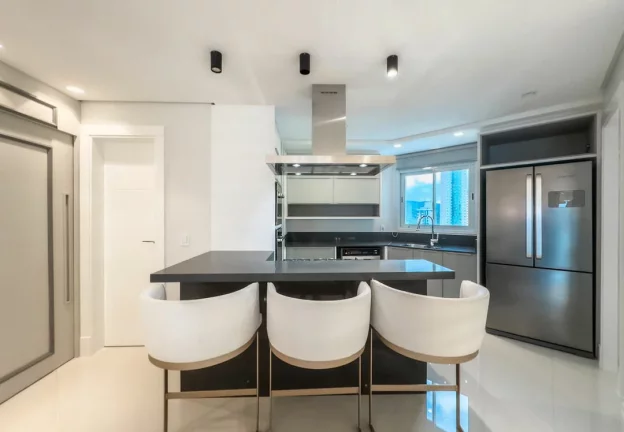 Imagem Apartamento com 2 dormitórios à venda sendo 2 suítes, 164.96 m² por - R$ 9.500.000,00 - Pioneiros - Bal. Camboriú/SC
