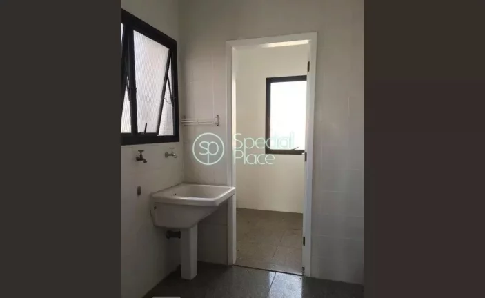Imagem Maravilhosa cobertura duplex bem próxima à Av. Paulista. Com uma vista estonteante, o terraço, co...