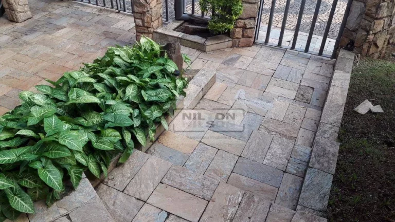 Imagem Casa com 3 dormitórios para alugar, 170 m² por R$ 4.770,00/mês - Jardim Chapadão - Campinas/SP