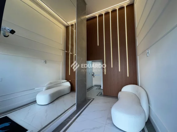 Cobertura Duplex com Vista Mar à Venda – 2 Suítes, 83 m² – Praia de Mariscal – B