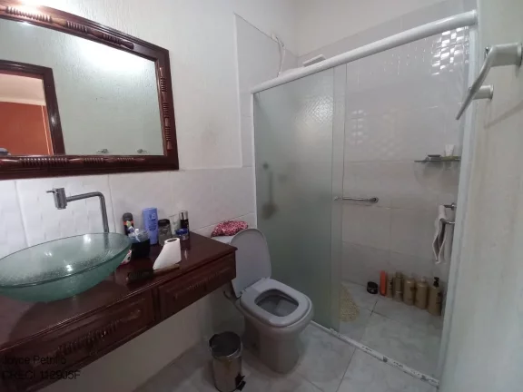 Imagem Casa com 4 Dormitórios e Piscina à Venda em Bairro Residencial de Peruíbe