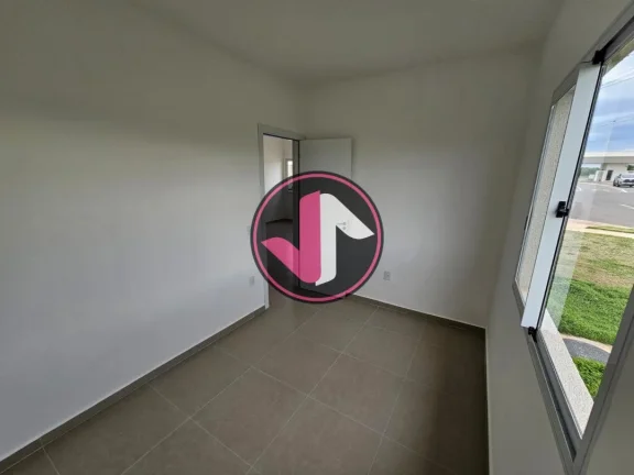 Imagem A casa dos seus sonhos está à venda em Várzea Grande, no bairro Petrópolis. Localizada no condom...