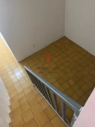 Imagem Vendemos casa de 5 Quartos , 2 Vagas de Garagem,, Quintal,próximo ao metrô em interlagos