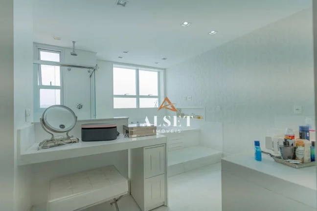 Imagem Apartamento espetacular com 5 suítes no Tatuapé