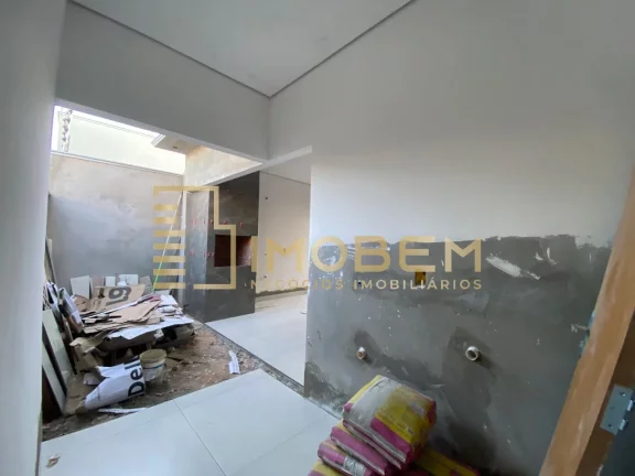 Imagem Casa à venda em Sinop - MT no bairro Monte Carlo: 3 quartos, 1 suíte, 1 sala, 2 banheiros, 3 vagas de garagem!