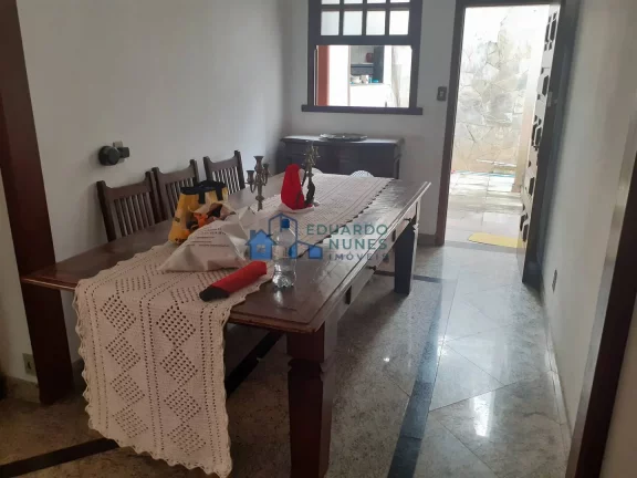 Imagem Casa em ótima localização no Carmo!