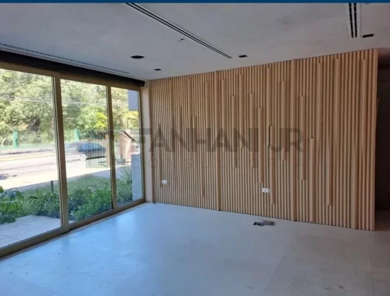 Imagem Excelente oportunidade de locação! Prédio Comercial de 600 m² de alto padrão, com uma localização privilegiada em uma via de grande circulação. Este i