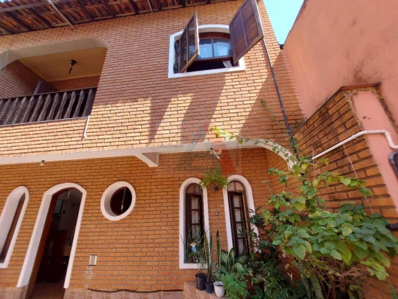 Imagem Sobrado a venda com 2 suítes, 2 Edículas e 2 salões em Rudge Ramos SBC