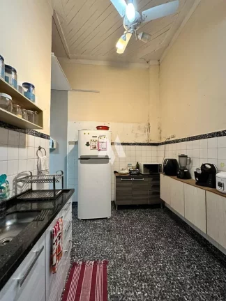 Imagem Casa bem localizada á venda em Santos