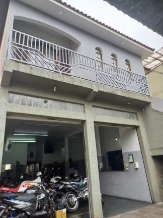 Imóvel Misto, muito amplo para residência e comércio.