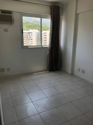 Imagem Apartamento com 2 Quartos à Venda, 68 m² em Camorim - Rio De Janeiro