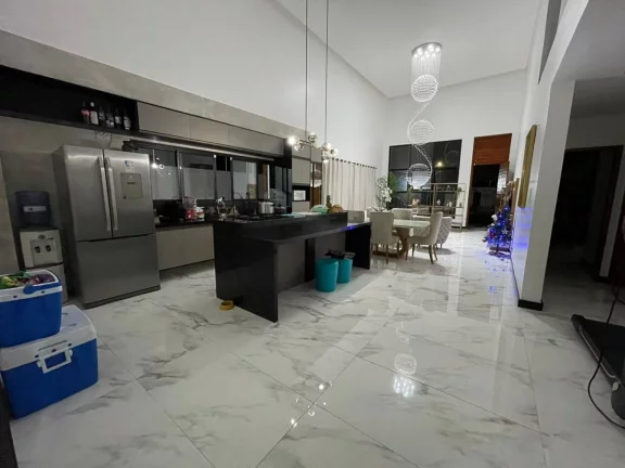 Imagem Casa à venda no Mosqueiro: 3/4 com suíte, posição Norte, 4 vagas de garagem - Confira!