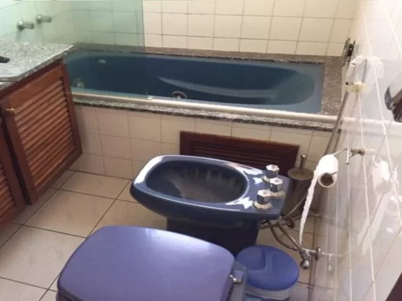 Imagem Apartamento com 150 m2, 3 dormitórios sendo 1 suíte e todos com armário embutido, sala de visita,...