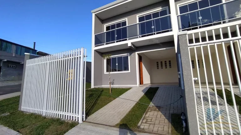 Imagem Sobrado para Venda em Curitiba, Alto Boqueirão, 3 dormitórios, 1 banheiro, 2 vagas