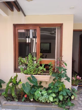 Imagem Casa em Condomínio a 500m do Mar na Praia do Morro: Seu Refúgio Perfeito!
Descubra o prazer de viv...