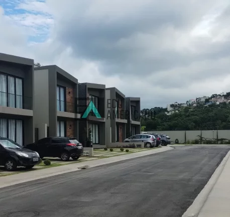 Imagem CONDOMÍNIO FECHADO, Bosque na cidade satélite, 3 SUITES, LINDO PROJETO.