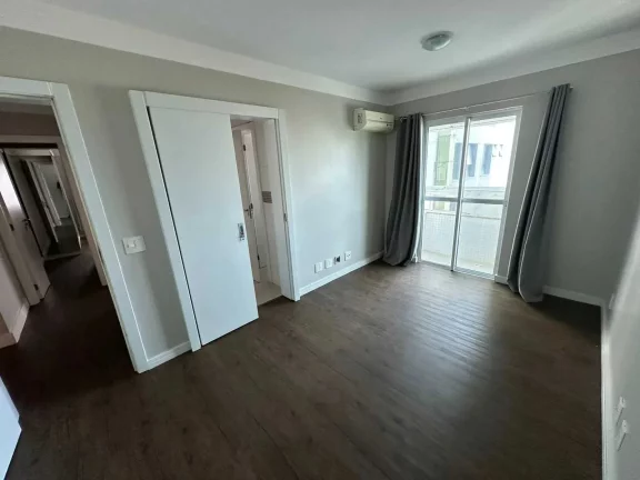 Imagem Apartamento semi-mobiliado com 1 suíte, 2 Demi e 2 vagas de garagem na Praia Brava em Itajaí