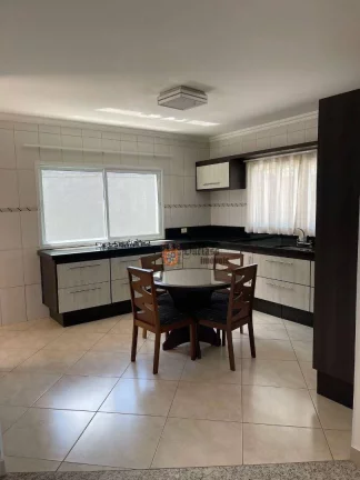 Imagem Sobrado com 4 dormitórios à venda, 395 m² por R$ 2.500.000 - Condomínio Shambala II - Atibaia/SP