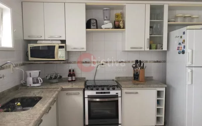 Imagem Casa em cond. com mobília de 2 quartos com 2 suítes na Ogiva em Cabo Frio